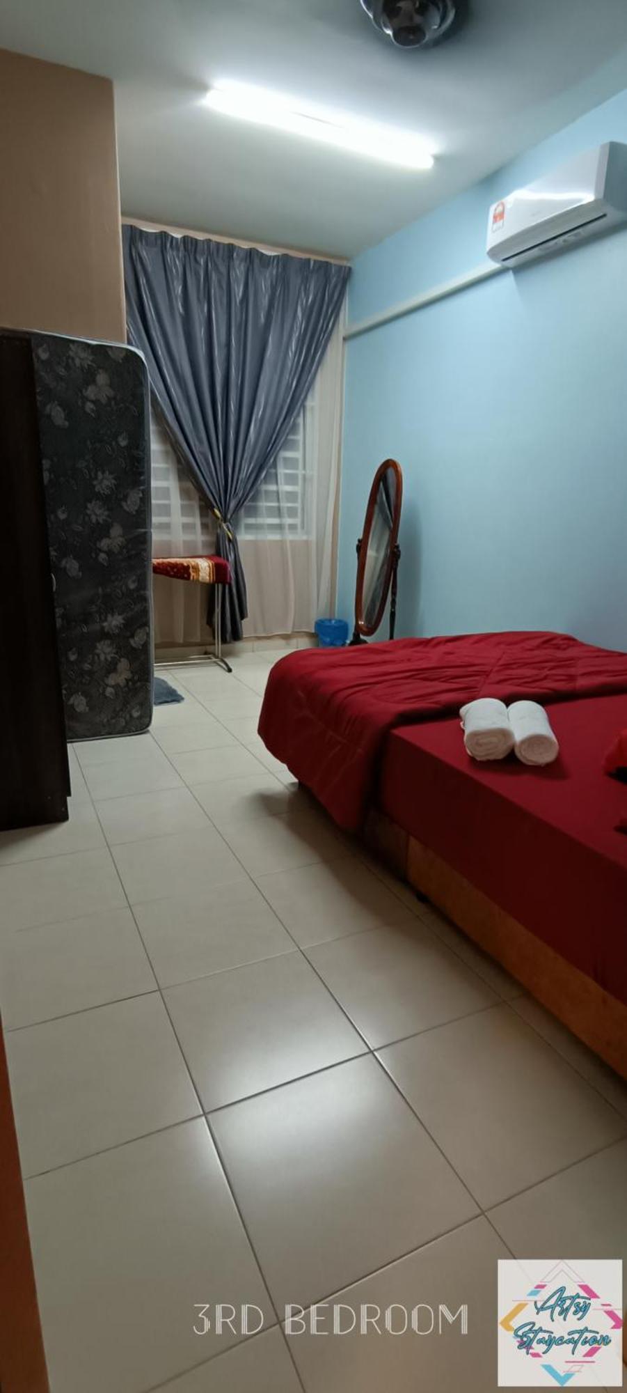 Artsy Staycation Rumah percutian